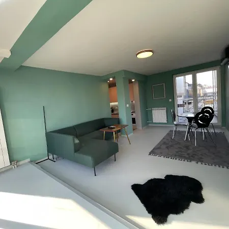 Amazing Penthouse דירה *